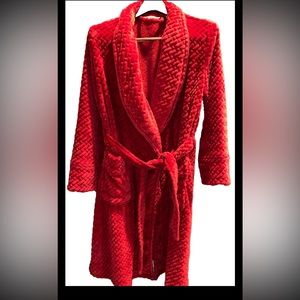 Soft Surroundings ROBE PLUSH Cranberry LONG ROBE, Belt, pockets Gathered Back S